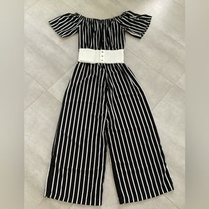 Ambiance Chic Pantsuit. SZ-M